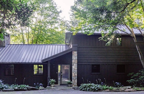 Lake Toxaway House | Lakefront Retreat in Quite Cove on Luxurious Lake Toxaway