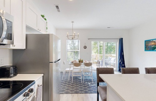 Southmont House | Lakefront retreat with furnished deck, dock, firepit, washer/dryer, & AC