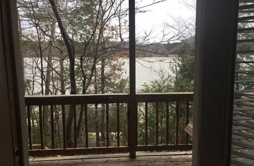 Albemarle House | Lakefront Tillery Getaway- Pontoon Boat for Rent and Pet Friendly