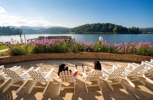 Lake Junaluska Apartment | Lakeshore Apt 44
