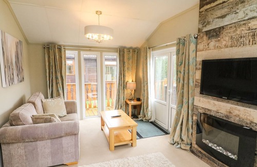 Tewitfield Cottage | Lakeside 12