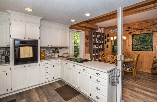 Franklin House | Lakeside Cove Private Lake Trout Fishing & Mountain Views