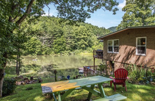Franklin House | Lakeside Cove Private Lake Trout Fishing & Mountain Views