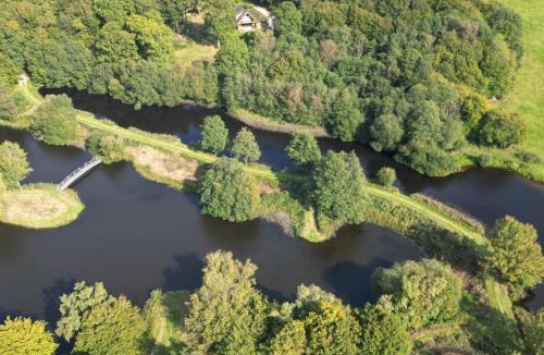 Stonegate House | Lakeside Lodge