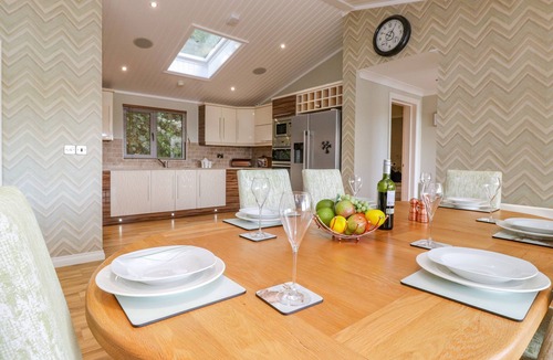 Bowness-on-Windermere Cottage | Lakeside Lodge