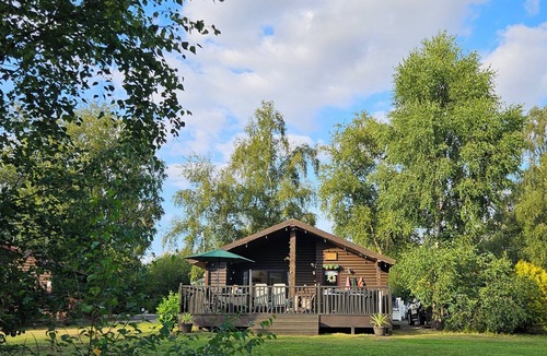 Tattershall Cabin | Lakeside Lodge with 6 berth hot tub and private fishing peg