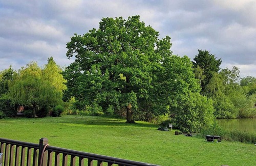 Tattershall Cabin | Lakeside Lodge with 6 berth hot tub and private fishing peg