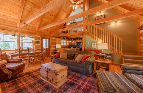 Seven Devils Cabin | Lakeside Mountain Cabin on Seven Devils