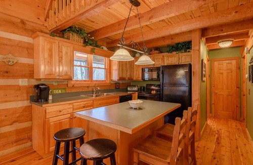 Seven Devils Cabin | Lakeside Mountain Cabin on Seven Devils
