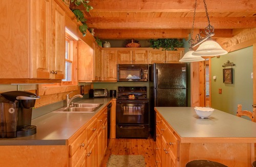 Seven Devils Cabin | Lakeside Mountain Cabin on Seven Devils