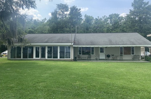 Lake Waccamaw House | Lakeside Retreat With Panoramic Views Like No Other