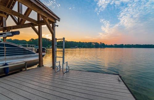 Mayhew House | Lakeside Story