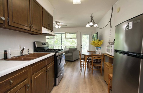 Flat Rock Condo | Lakeview 1BR Condo w/Deck | Walk to Village