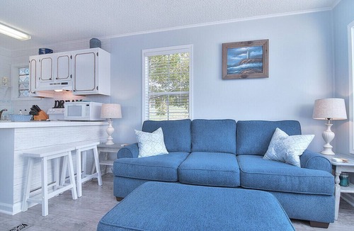 New London Cottage | Lakeview Cottage- Amazing views in Badin Shores