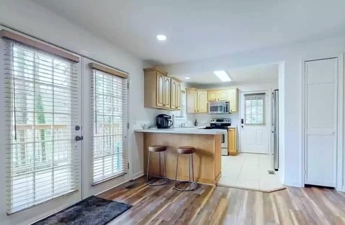 Lake Sequoyah Cabin | Lakeview, Lake access,Covered deck, Fiber optic Wi-FI