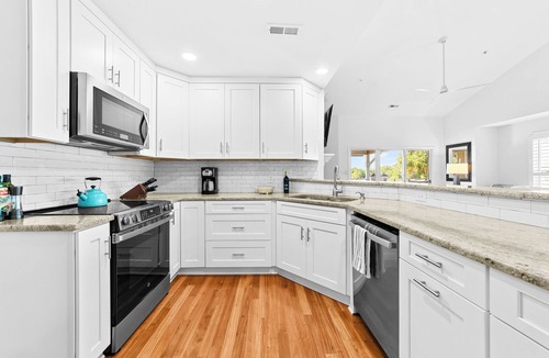 Cornelius Condo | Lakeview Penthouse on Lake Norman
