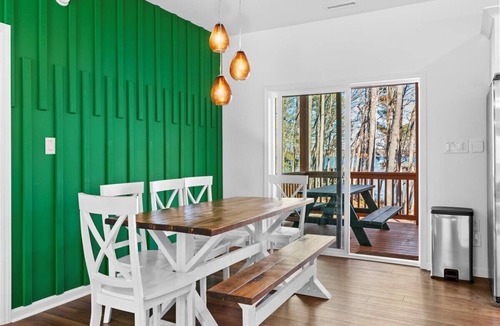 Wise House | Lakin`Reel Memories - Sleeps 18 - New Rental