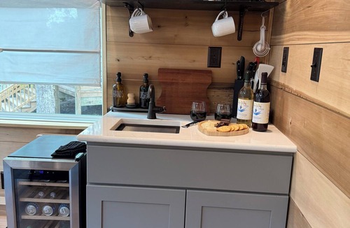 Grantsboro Cottage | Lamanto Cottage -Vineyard Farm Stay- 20 Min to Downtown New Bern or Oriental
