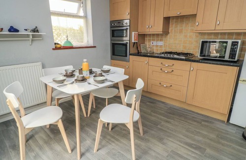 Cheddar Cottage | Lamora