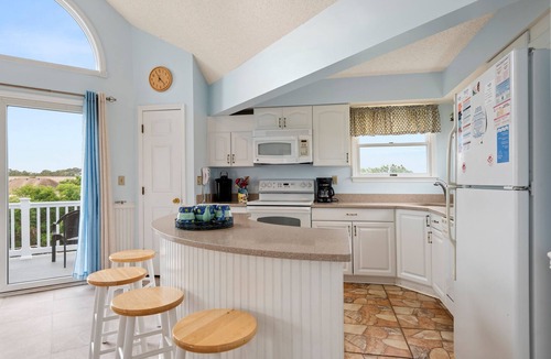 Whalehead Beach House | Landes Dream: Private Pool & Hot Tub, Putting Green, Volleyball