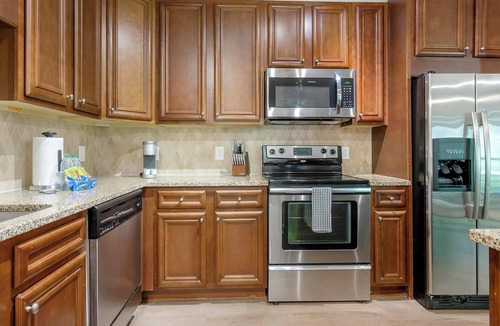 Cary Apartment | Landing | Amazing 1BD, Courtyard, Gym