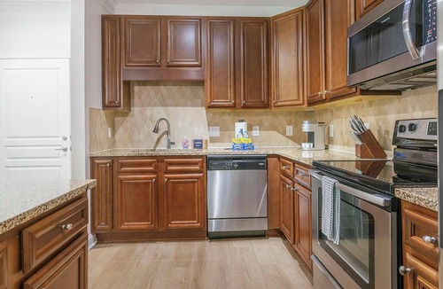 Cary Apartment | Landing | Amazing 1BD, Courtyard, Gym