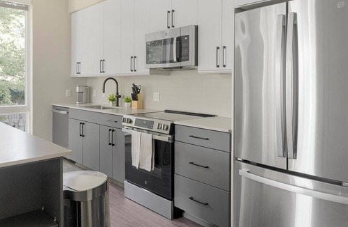 Southwest Raleigh Apartment | Landing | Amazing 1BD in Caraleigh