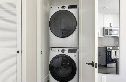 Southwest Raleigh Apartment | Landing | Amazing 1BD in Caraleigh