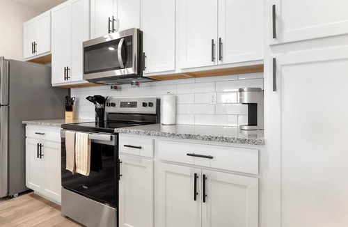 Beaufort Apartment | Landing | Amazing 1BD, Gym