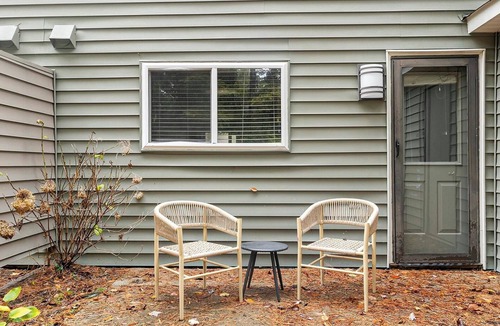Crabtree Apartment | Landing | Amazing 2BD, Clubhouse, Gym