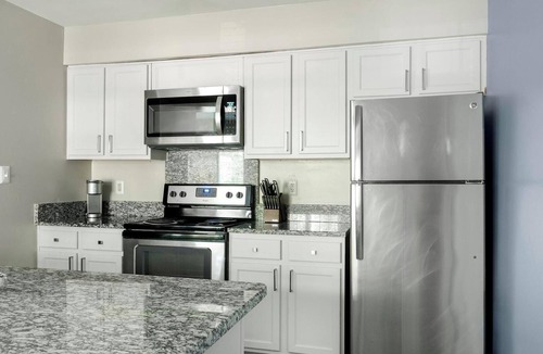 Crabtree Apartment | Landing | Amazing 2BD, Pool, Clubhouse