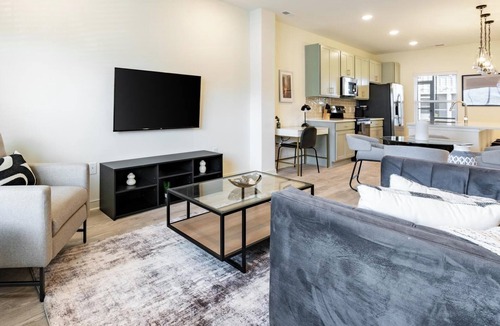 Wilmington Apartment | Landing | Amazing 3BD, Clubhouse, Yoga Studio