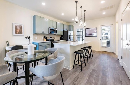 Wilmington Apartment | Landing | Amazing 3BD, Clubhouse, Yoga Studio