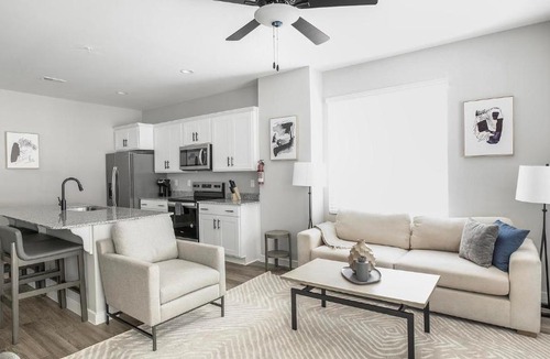 Madison Apartment | Landing Apartments - Sanctuary at Indian Creek