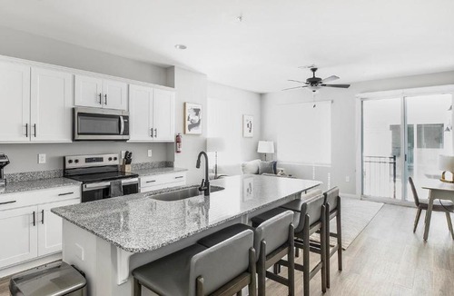 Madison Apartment | Landing Apartments - Sanctuary at Indian Creek