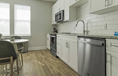 Matthews Apartment | Landing at Chestnut Farm - 1 Bedroom in Stallings