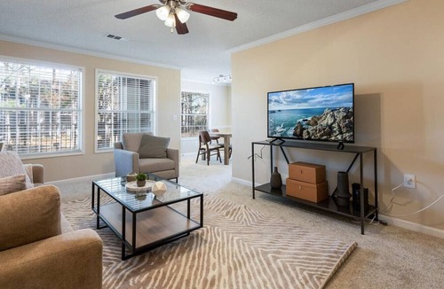 Jamestown Apartment | Landing at Crowne at James Landing Apartments - 2 Bedrooms in Downtown High Point