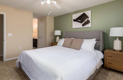 Jamestown Apartment | Landing at Crowne at James Landing Apartments - 2 Bedrooms in Downtown High Point