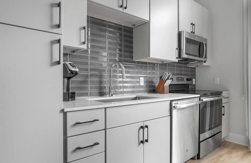 Downtown Apartment | Landing at Foster on the Park - 1 Bedroom in Do.
