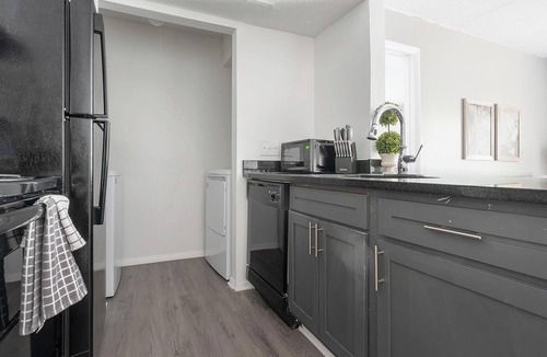 Winston - Salem Apartment | Landing at Northcliffe Forest - 2 Bedrooms in N.