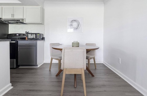 Winston - Salem Apartment | Landing at Northcliffe Forest - 2 Bedrooms in N.