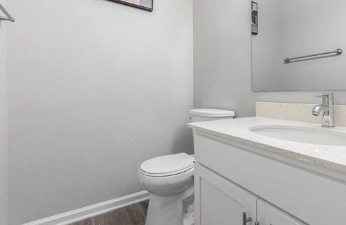 Charlotte Apartment | Landing at The Arboretum - 2 Bedrooms in Oxford Hunt