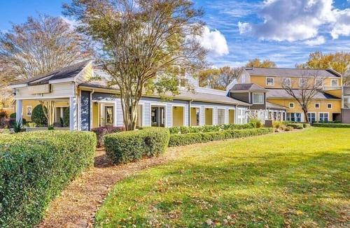 Charlotte Apartment | Landing at The Arboretum - 2 Bedrooms in Oxford Hunt