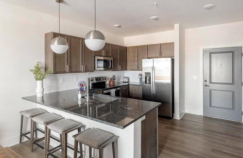 Madison Apartment | Landing | Beautiful 1BD, Gym, Pool