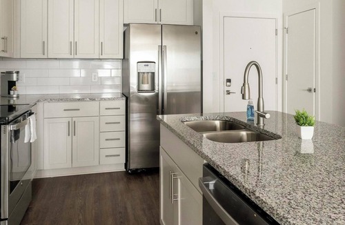 Southeast Raleigh Apartment | Landing | Beautiful 1BD, Gym, Clubhouse