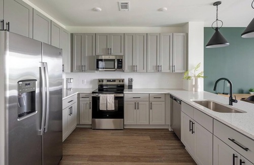 Brentwood Apartment | Landing | Beautiful 1BD, Gym, Clubhouse