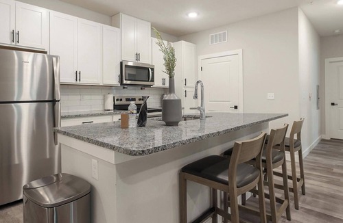 Beaufort Apartment | Landing | Beautiful 2BD, Gym