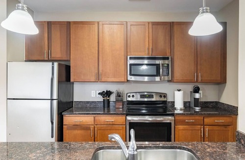 Norfolk Apartment | Landing | Chic 1BD, Clubhouse, Gym