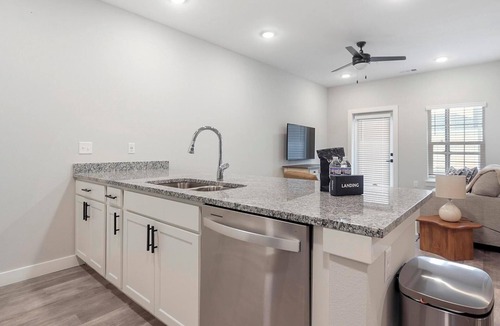 Beaufort Apartment | Landing | Chic 1BD, Gym