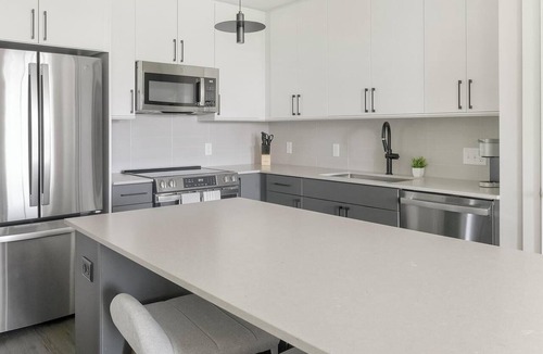 Southwest Raleigh Apartment | Landing | Chic 1BD in Caraleigh